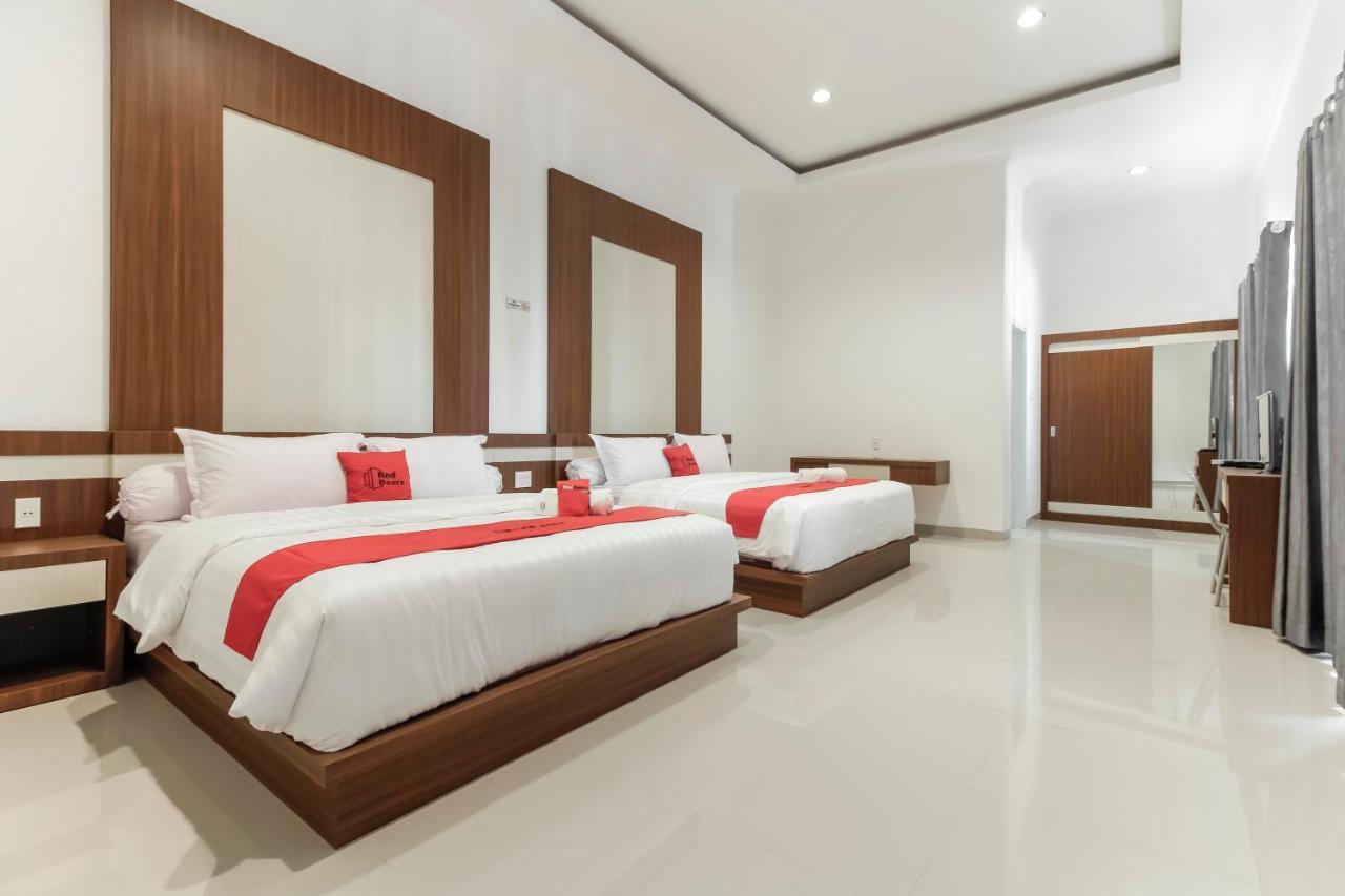 Reddoorz Premium @ Setiabudi Medan Sunggal Exterior foto