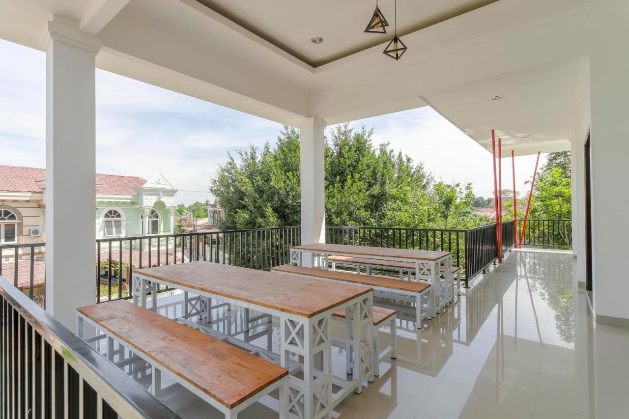 Reddoorz Premium @ Setiabudi Medan Sunggal Exterior foto