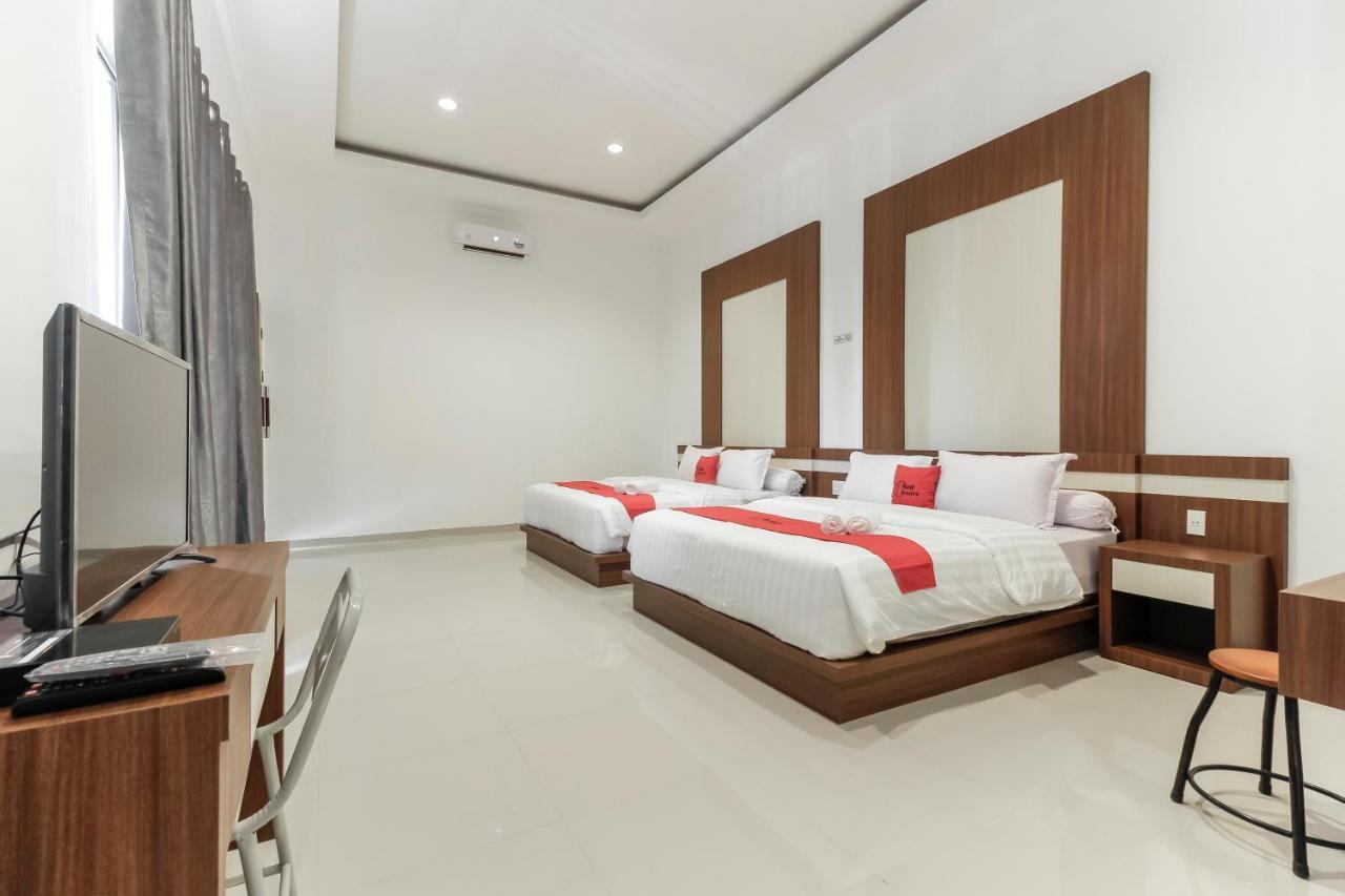 Reddoorz Premium @ Setiabudi Medan Sunggal Exterior foto