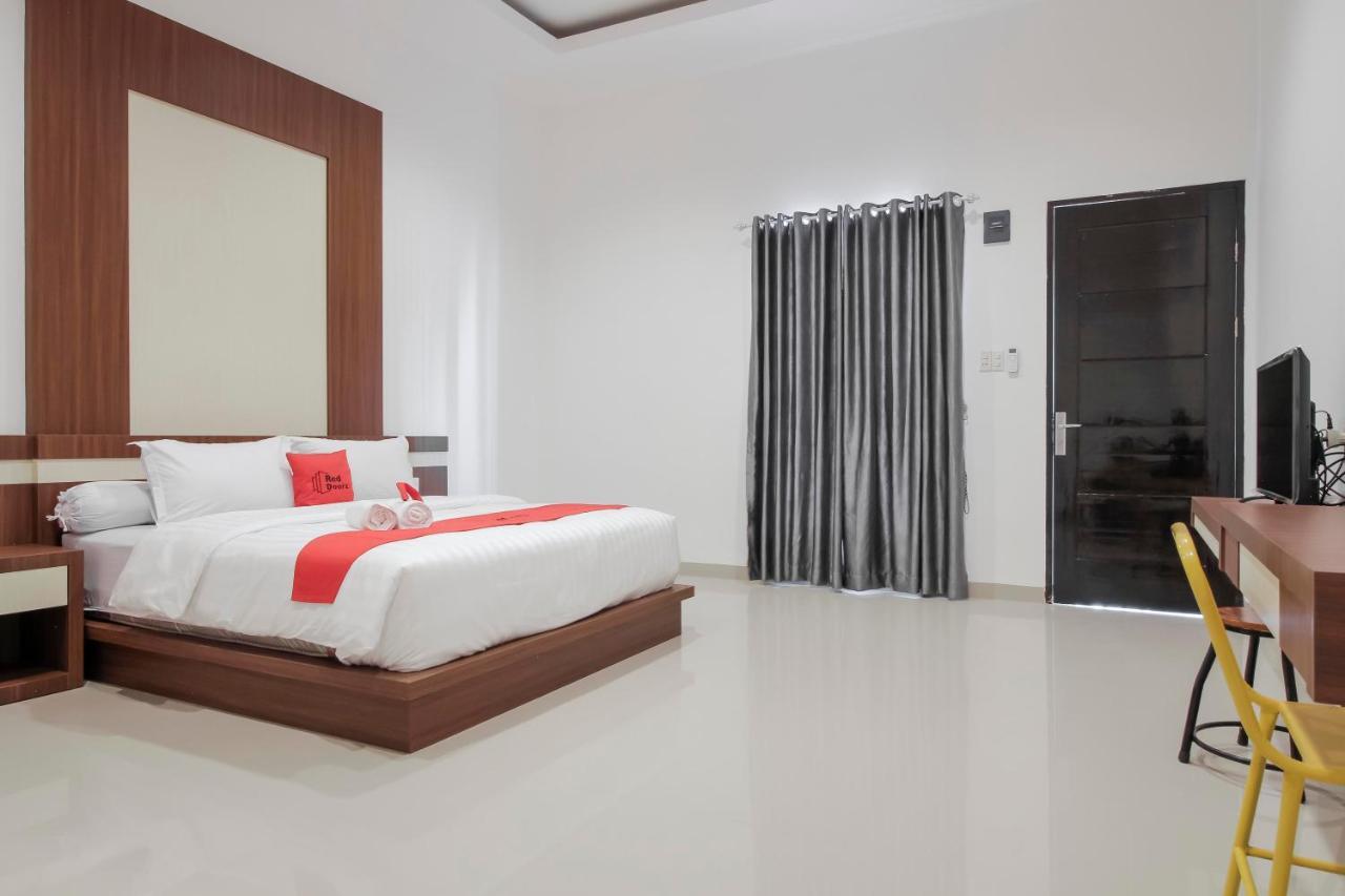 Reddoorz Premium @ Setiabudi Medan Sunggal Exterior foto